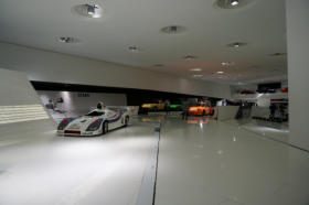 Porsche Museum auto-emotin.net