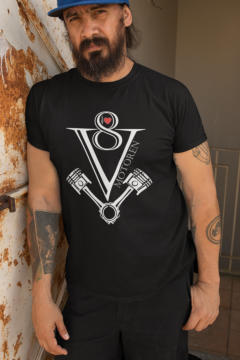 T-Shirt für Liebhaber von V8 Motoren. auto-emotion.net